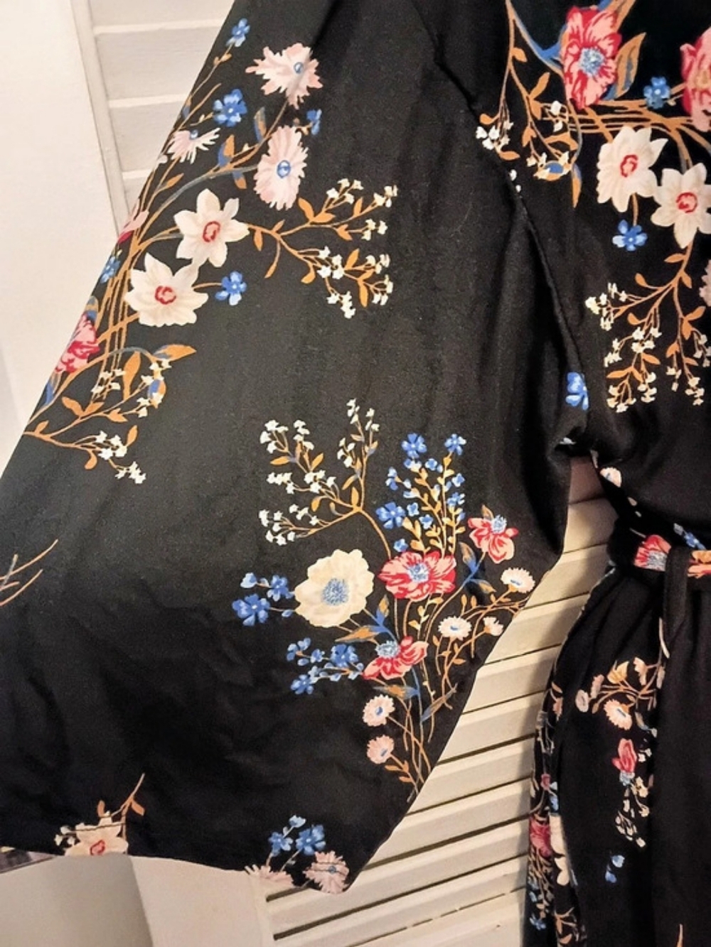 Flora Floral Robe - Picture 6 of 9